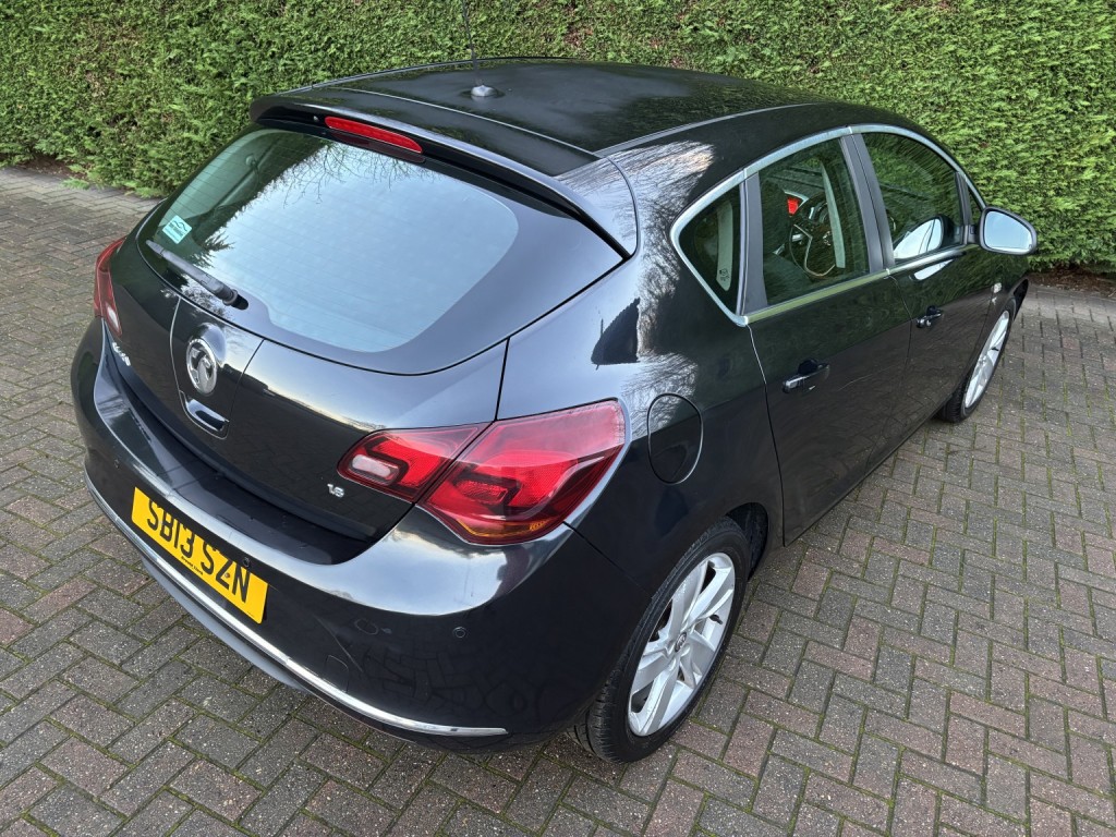 VAUXHALL ASTRA