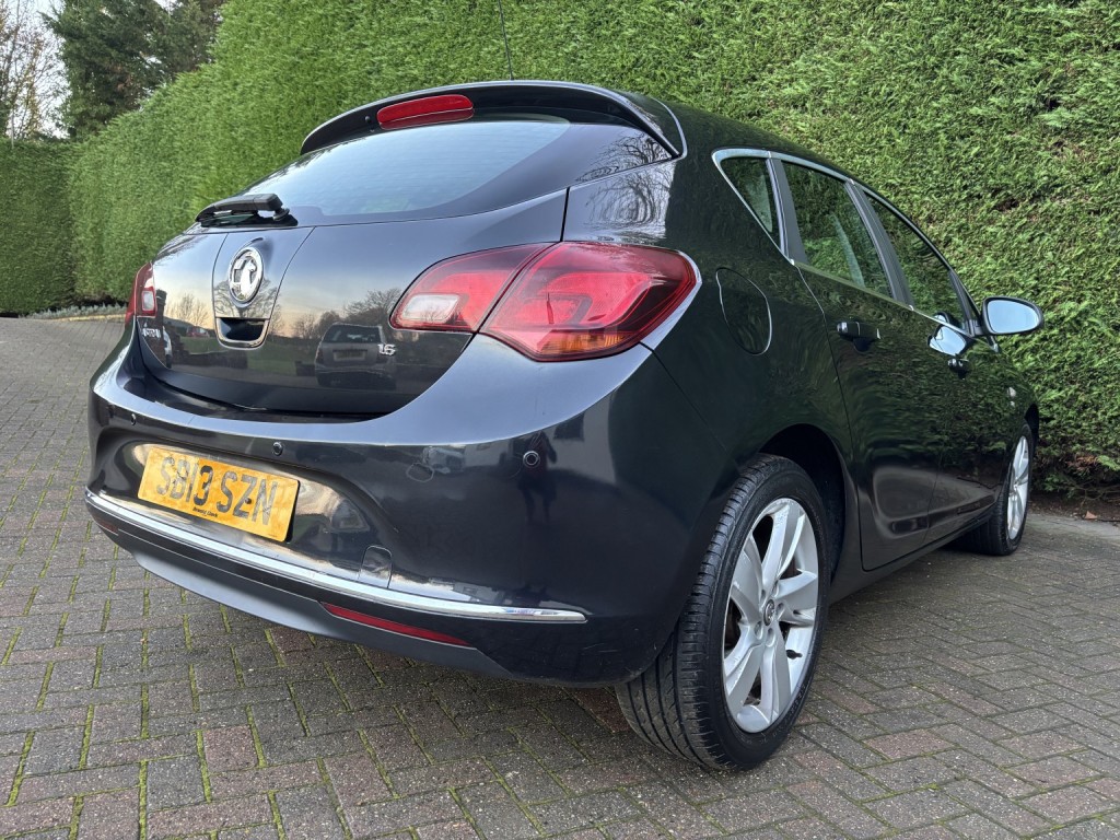 VAUXHALL ASTRA