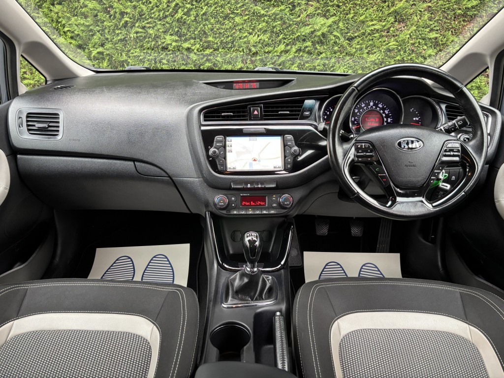 View KIA CEED 1.6 CRDi 3