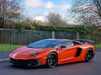 LAMBORGHINI AVENTADOR