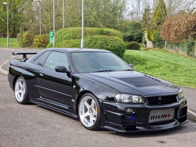NISSAN SKYLINE