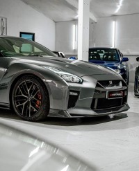 NISSAN GT-R