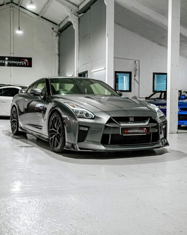 NISSAN GT-R