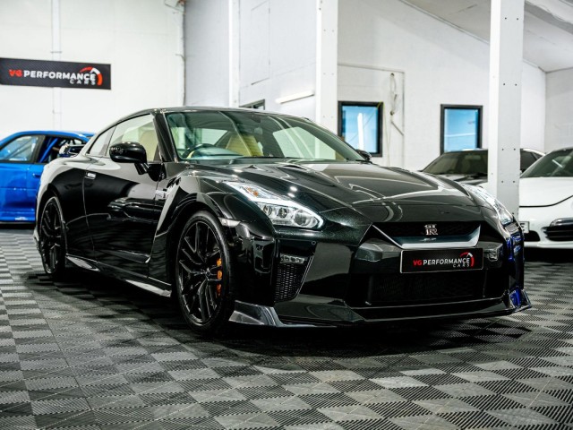 NISSAN GT-R