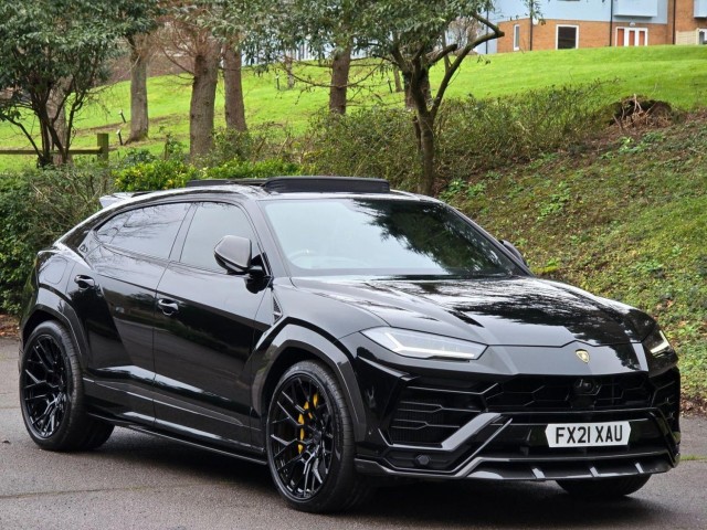 LAMBORGHINI URUS