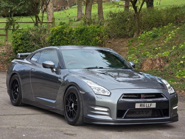 NISSAN GT-R