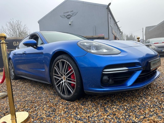 PORSCHE PANAMERA