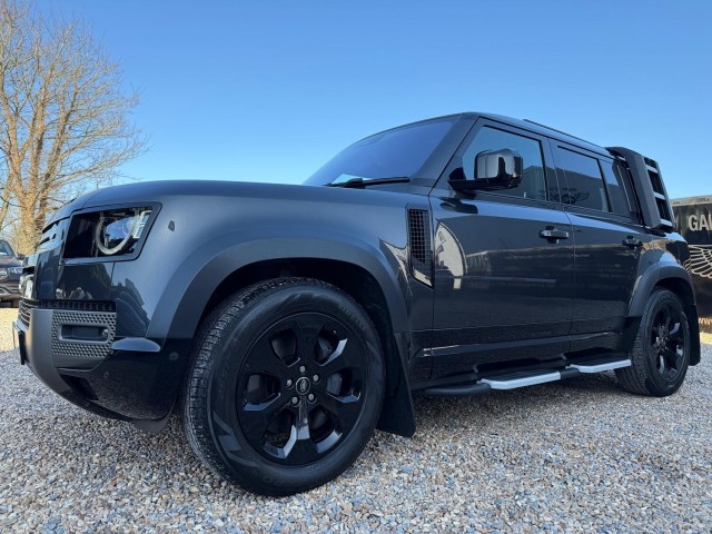LAND ROVER DEFENDER 110