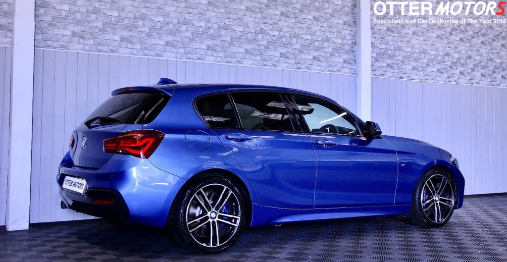 BMW 1 SERIES