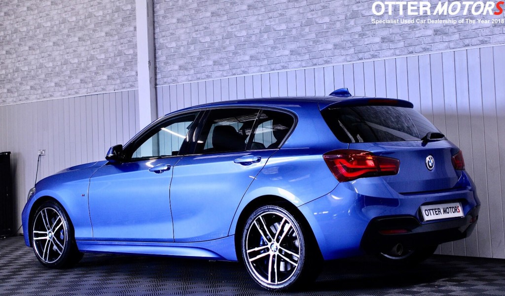 BMW 1 SERIES