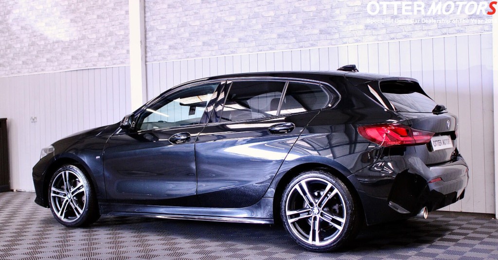 BMW 1 SERIES