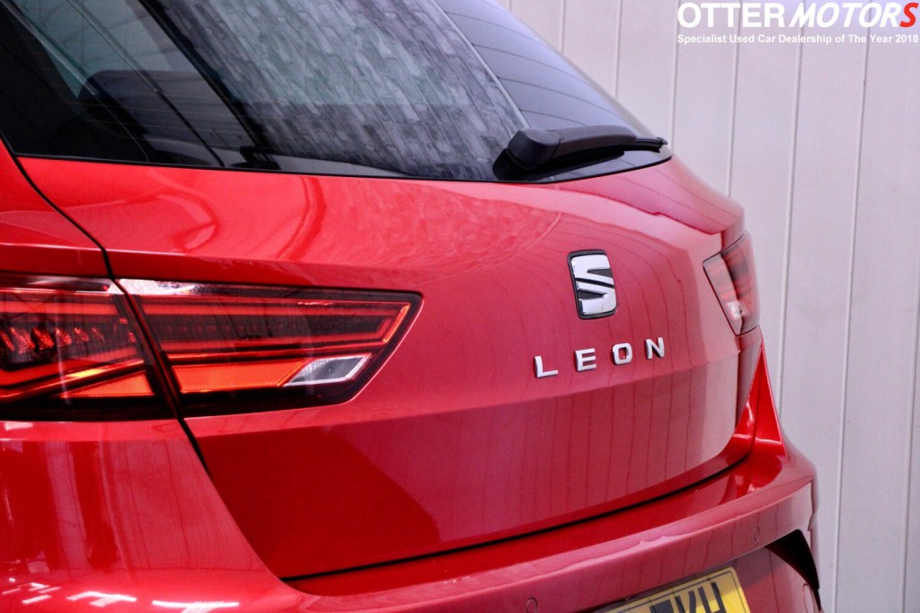 SEAT LEON