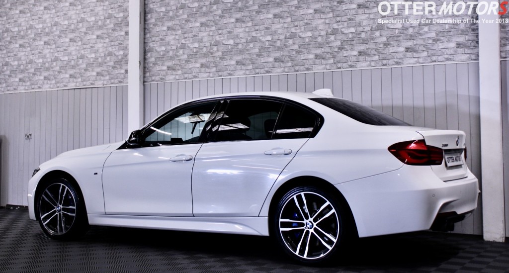 BMW 3 SERIES