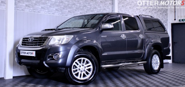 TOYOTA HILUX (2014)