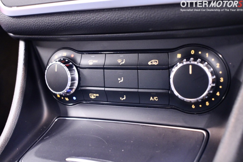 MERCEDES-BENZ GLA CLASS