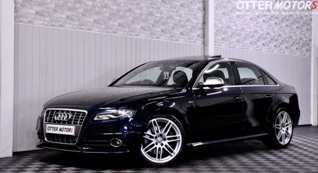 AUDI S4 (2010)