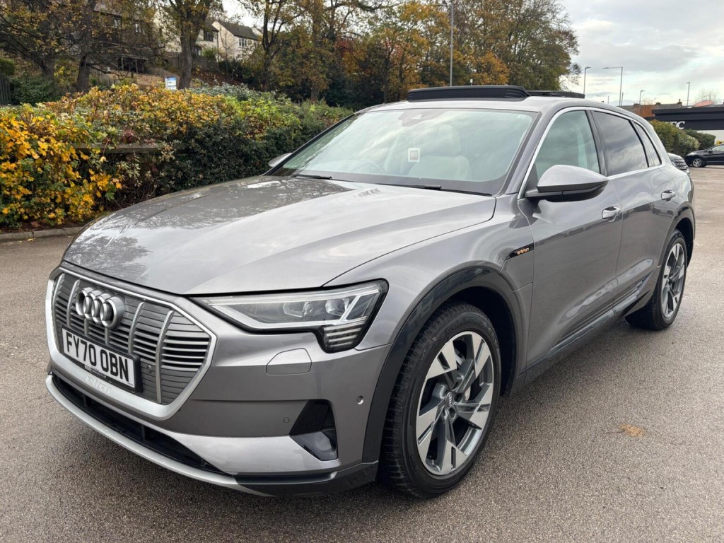 AUDI E-TRON