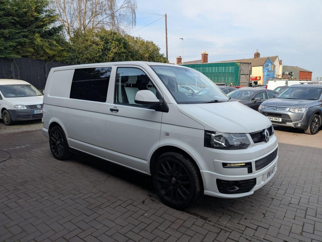 VOLKSWAGEN CAMPERVAN 