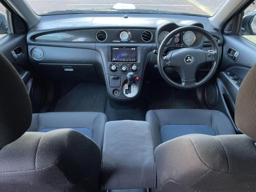 MITSUBISHI AIRTREK