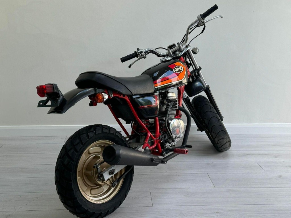 HONDA APE