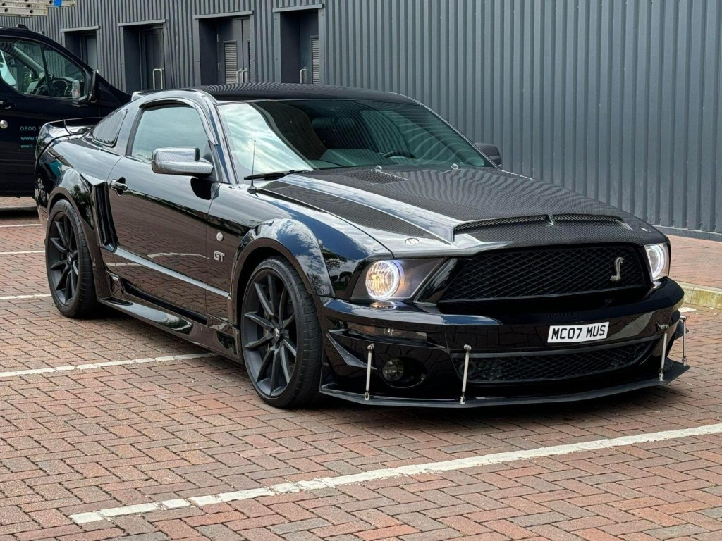 FORD MUSTANG