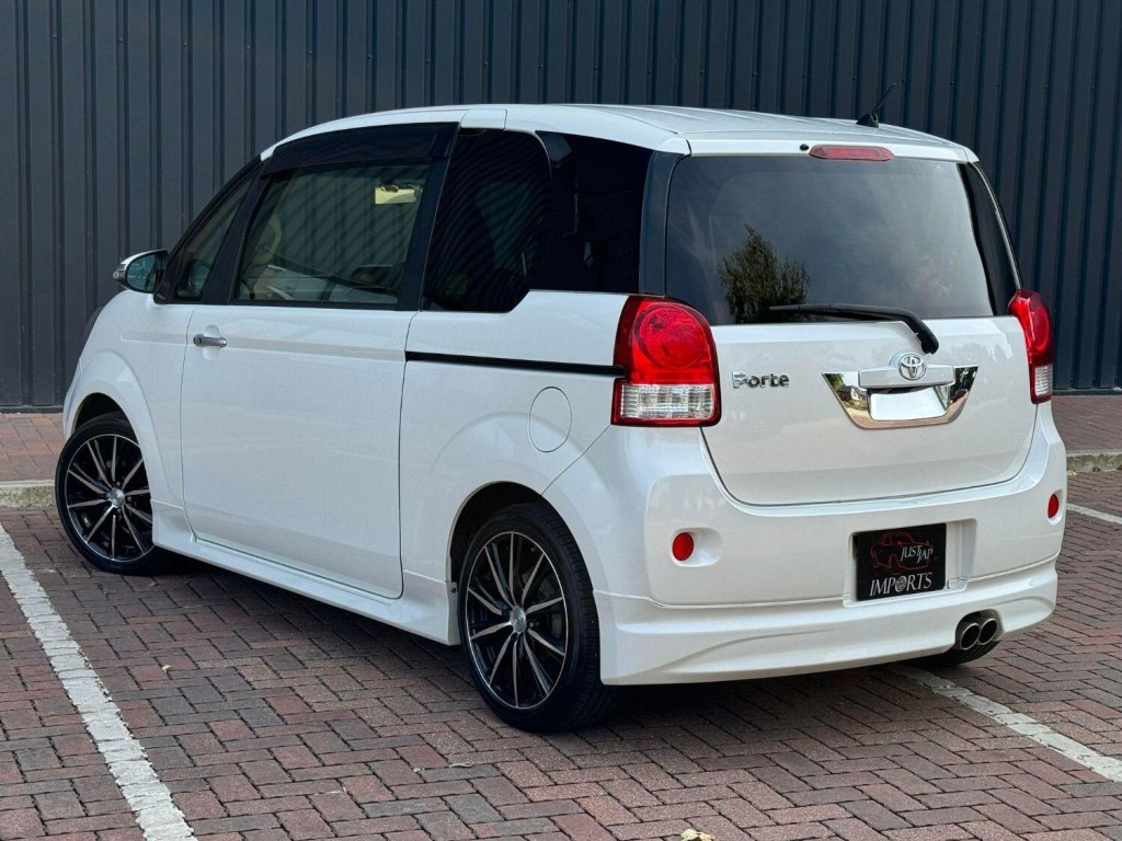 TOYOTA PORTE