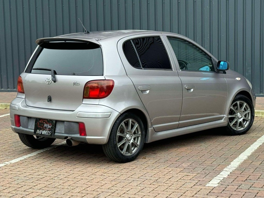 TOYOTA VITZ