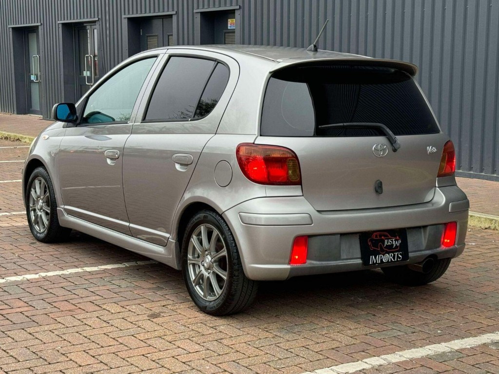 TOYOTA VITZ