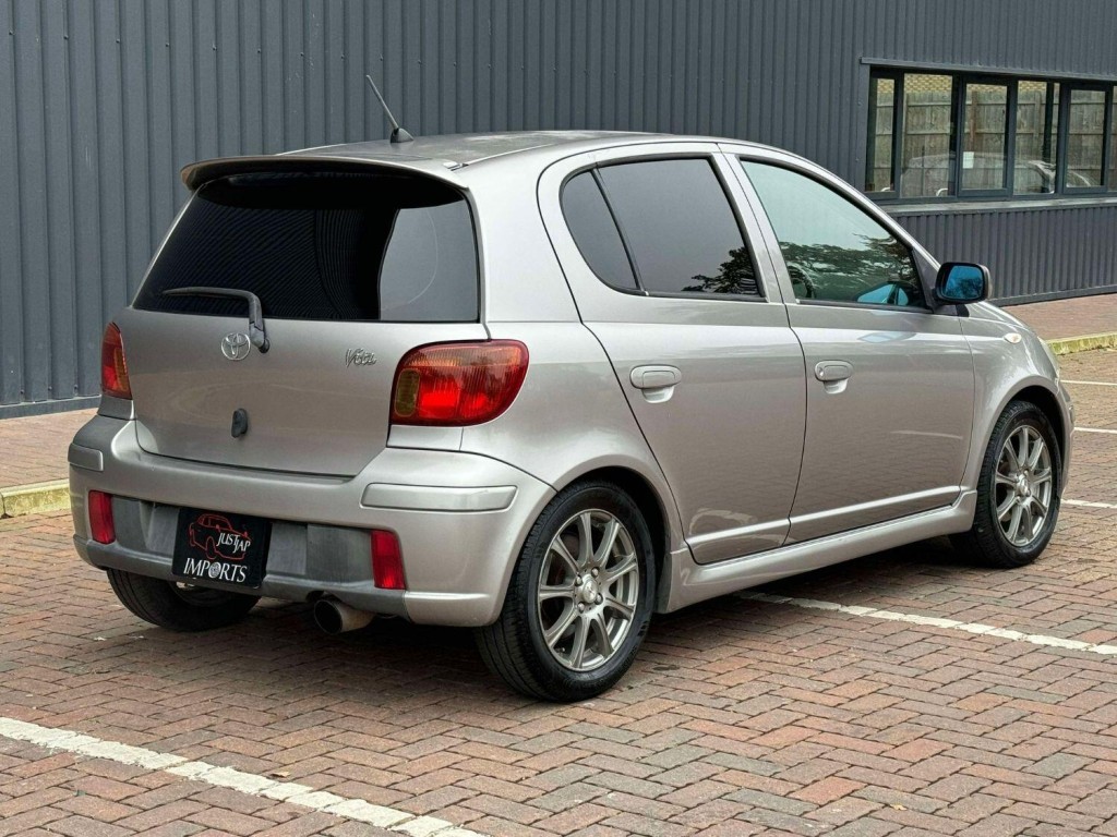 TOYOTA VITZ