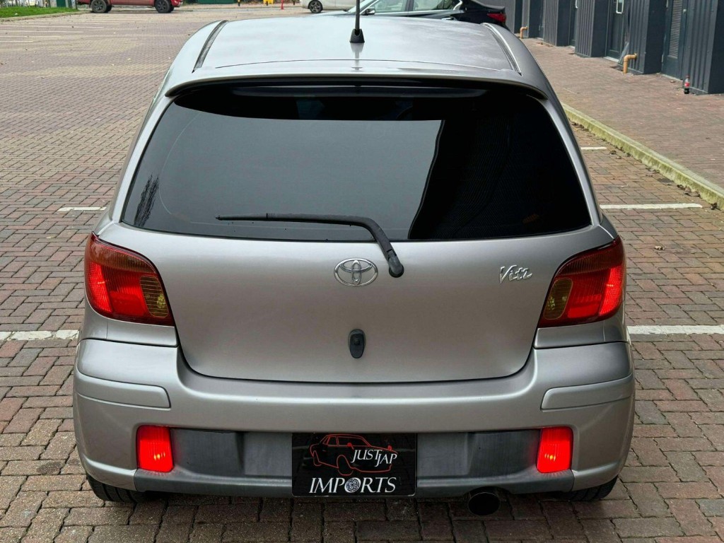TOYOTA VITZ