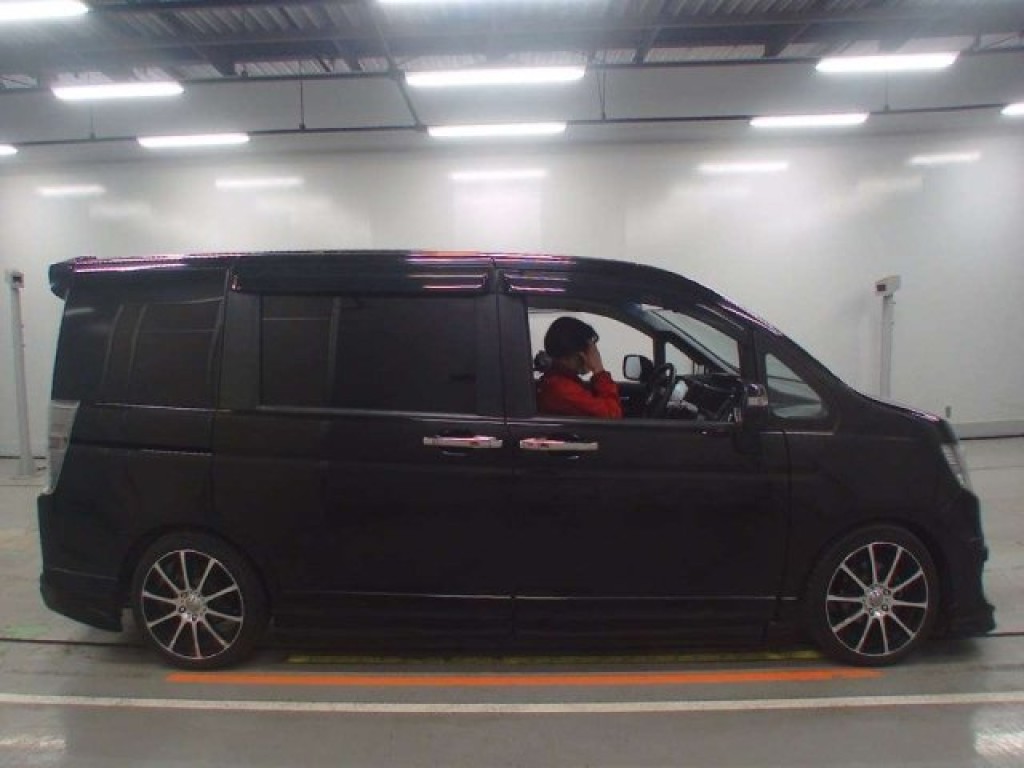 HONDA STEPWAGON