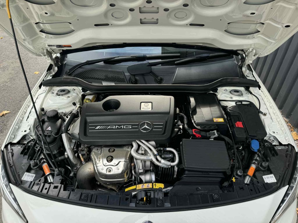 MERCEDES-BENZ GLA CLASS