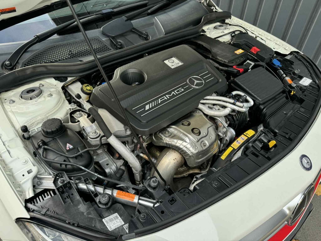 MERCEDES-BENZ GLA CLASS