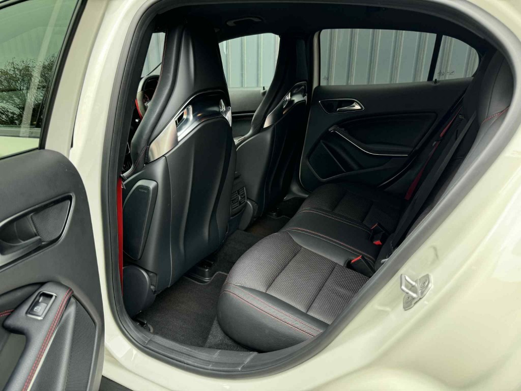 MERCEDES-BENZ GLA CLASS