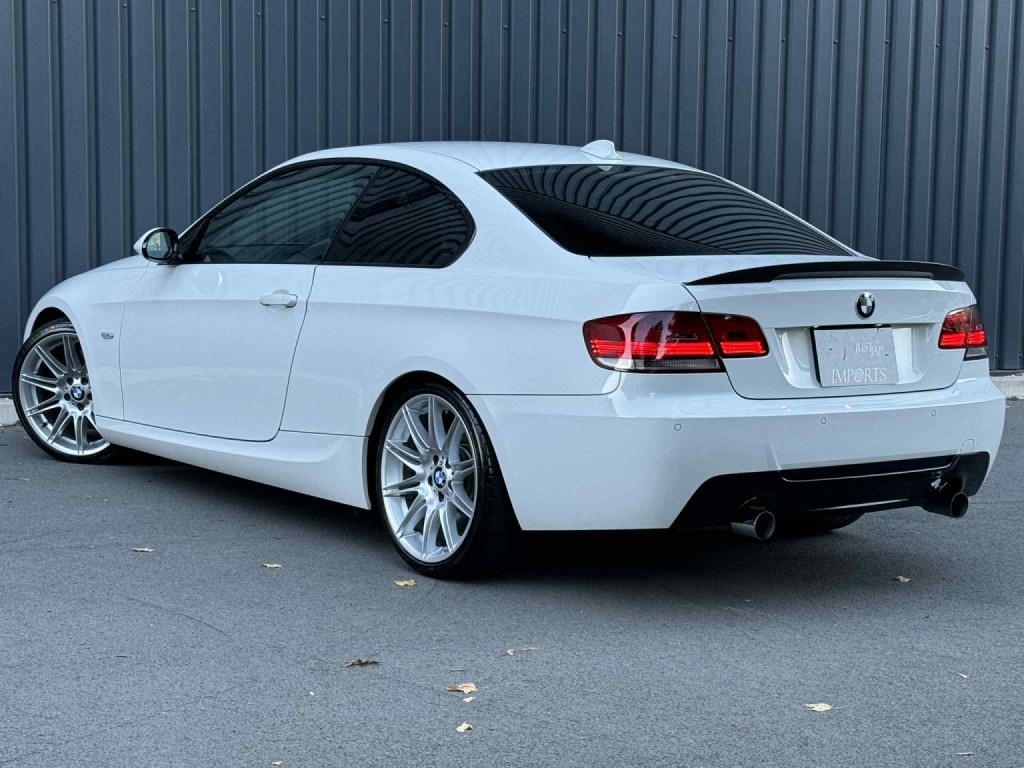 BMW 3 SERIES