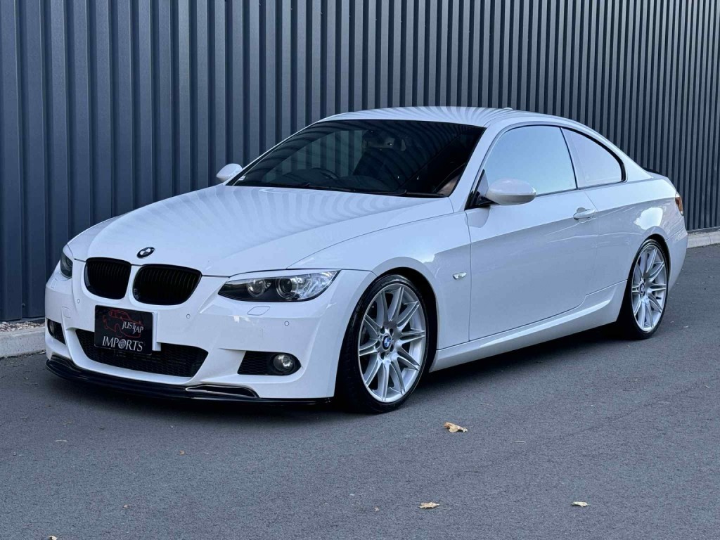 BMW 3 SERIES