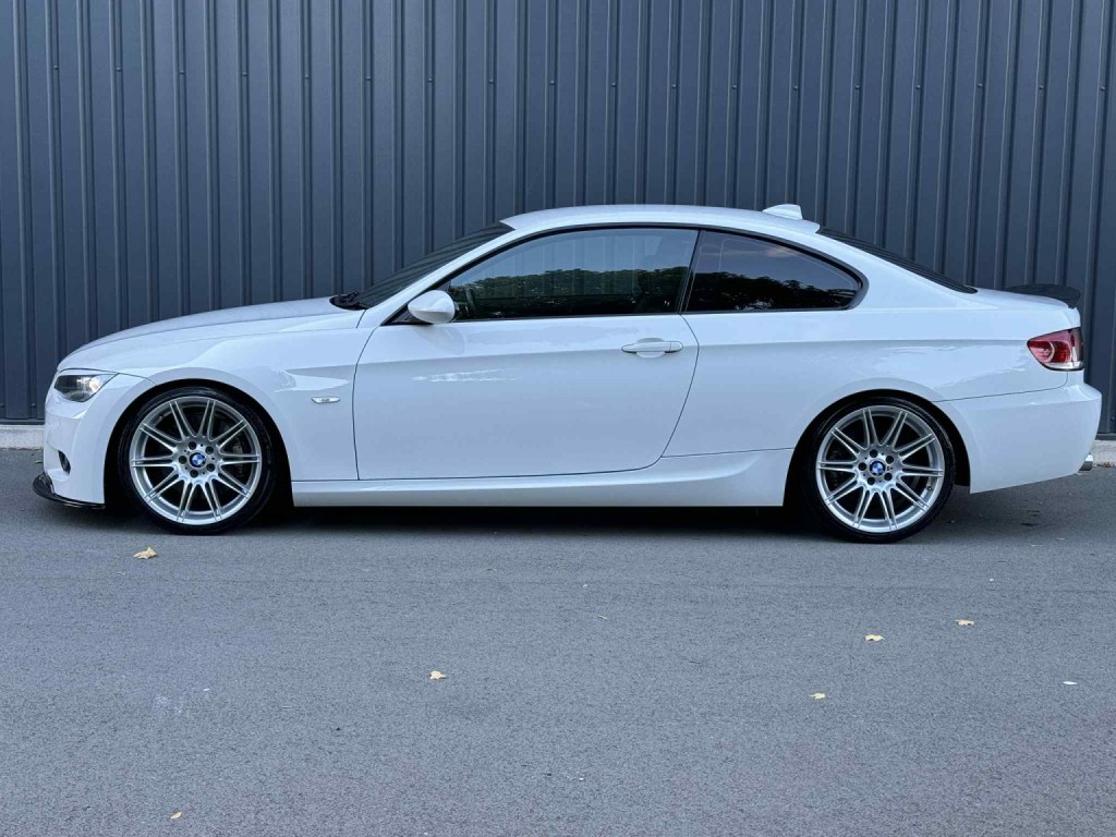 BMW 3 SERIES