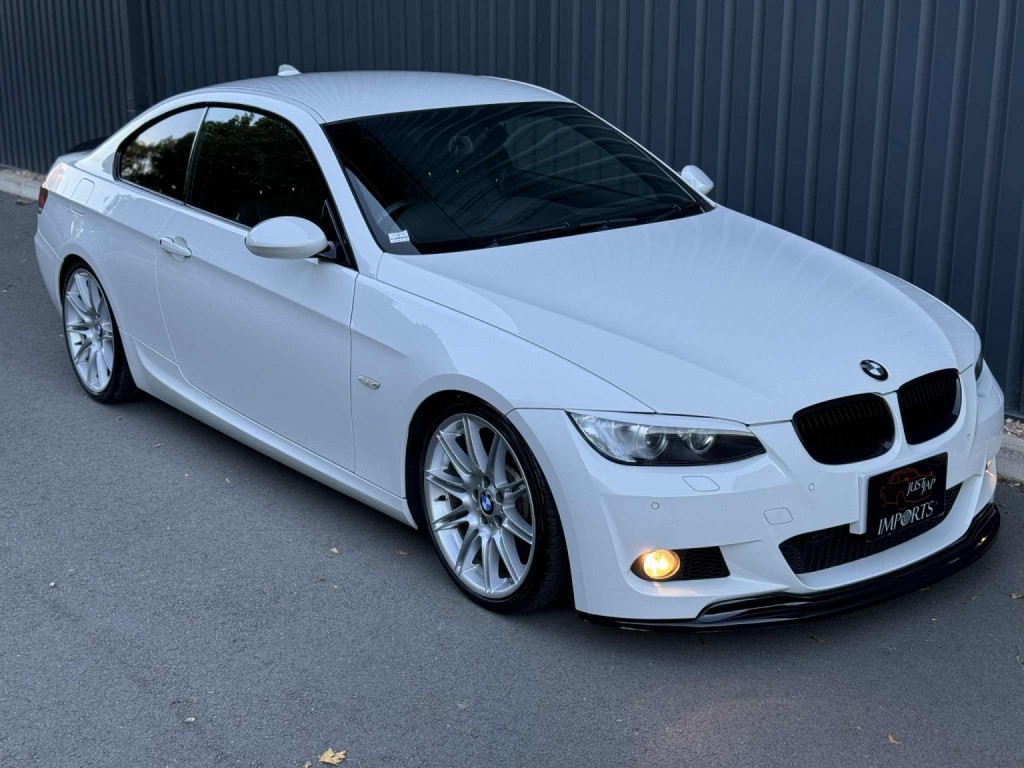 BMW 3 SERIES