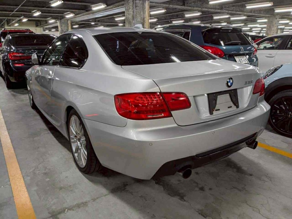 BMW 3 SERIES