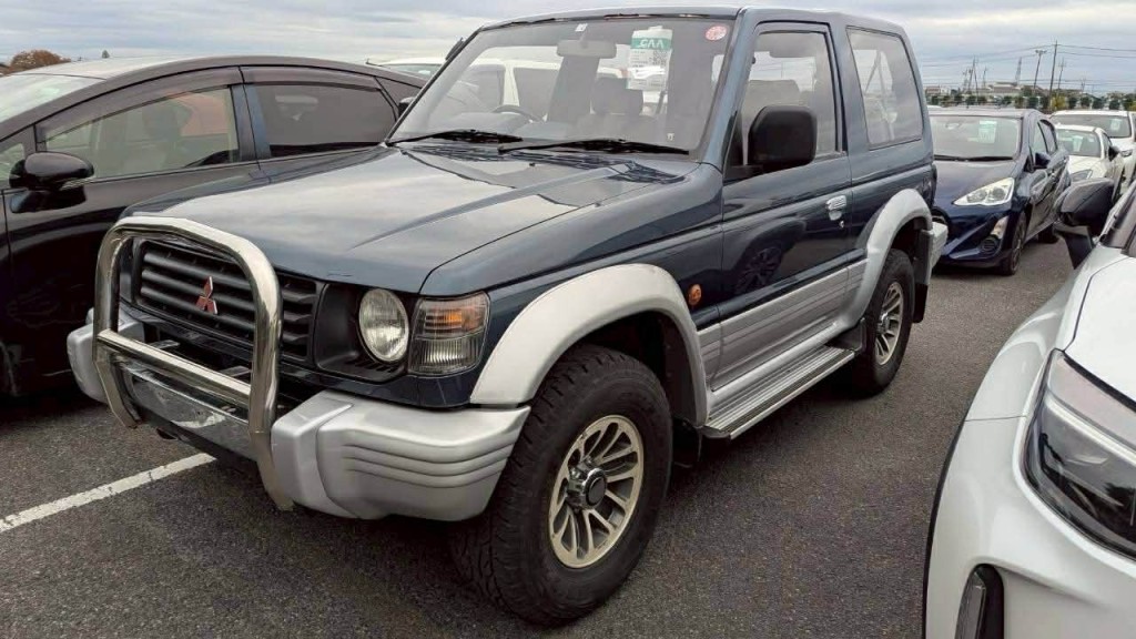 MITSUBISHI PAJERO