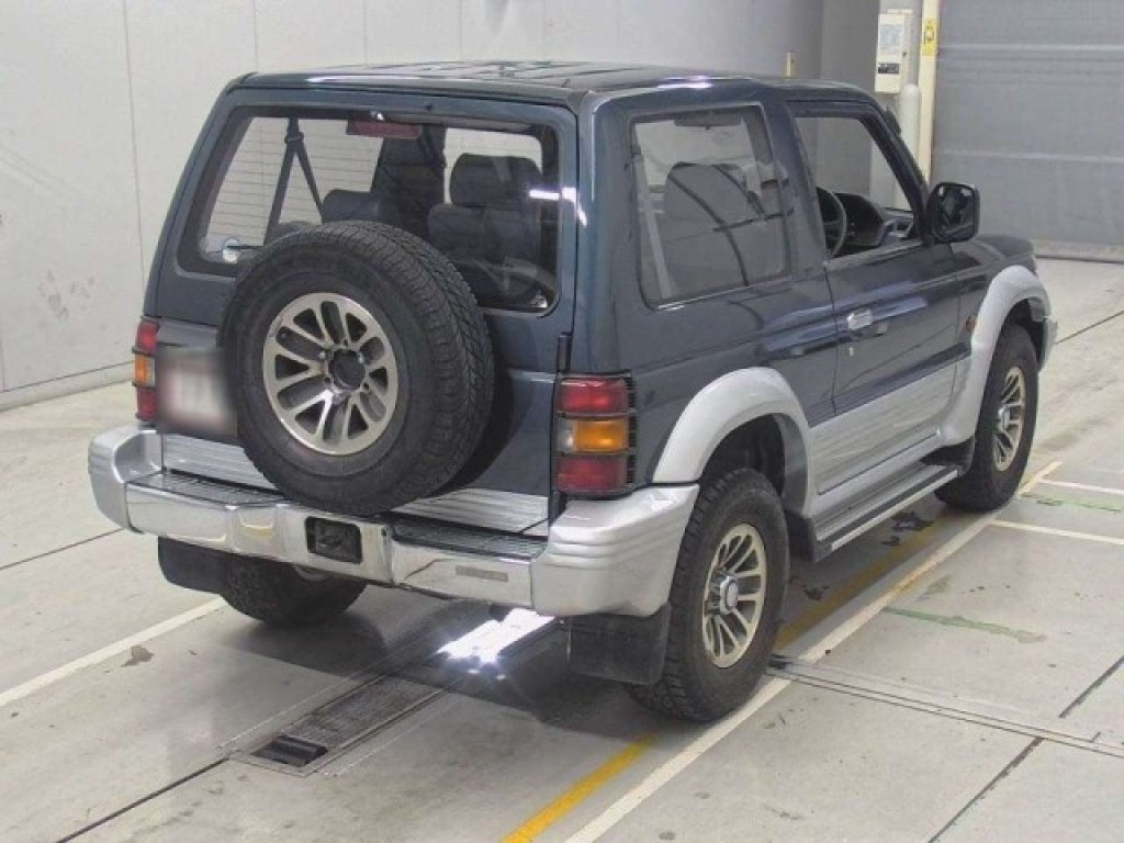 MITSUBISHI PAJERO