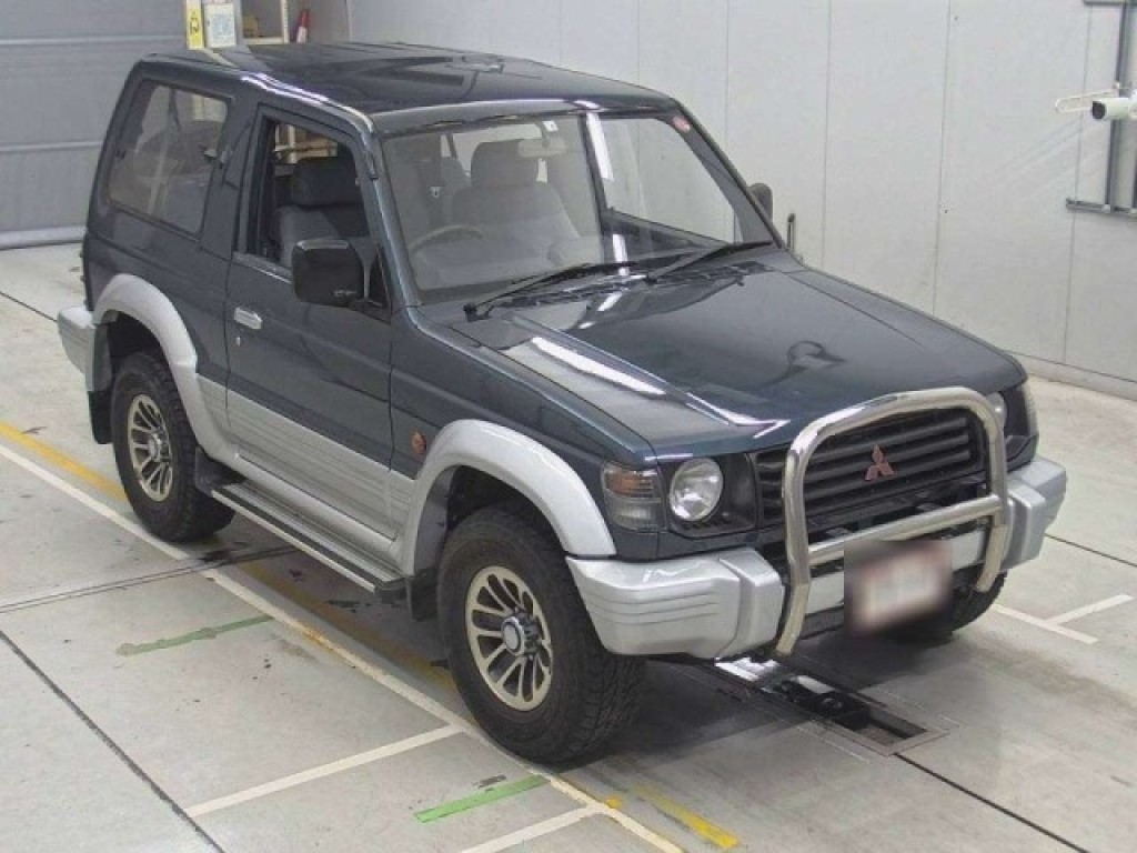 MITSUBISHI PAJERO