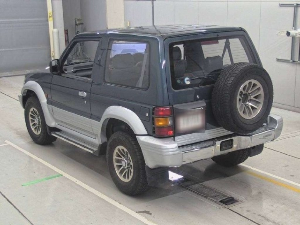 MITSUBISHI PAJERO