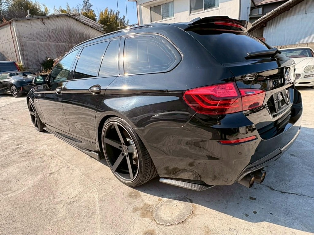 BMW 5 SERIES