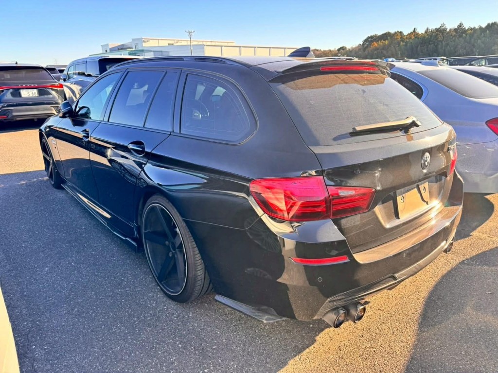 BMW 5 SERIES