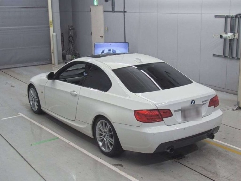 BMW 3 SERIES