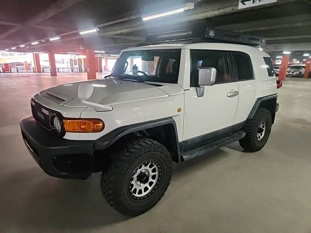 TOYOTA FJ CRUISER