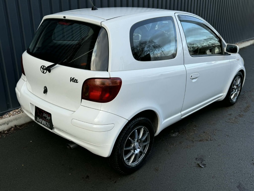 TOYOTA VITZ