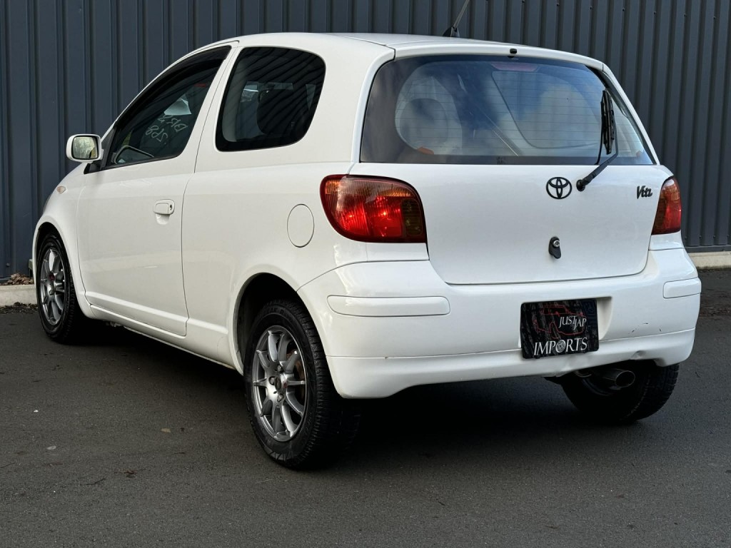 TOYOTA VITZ