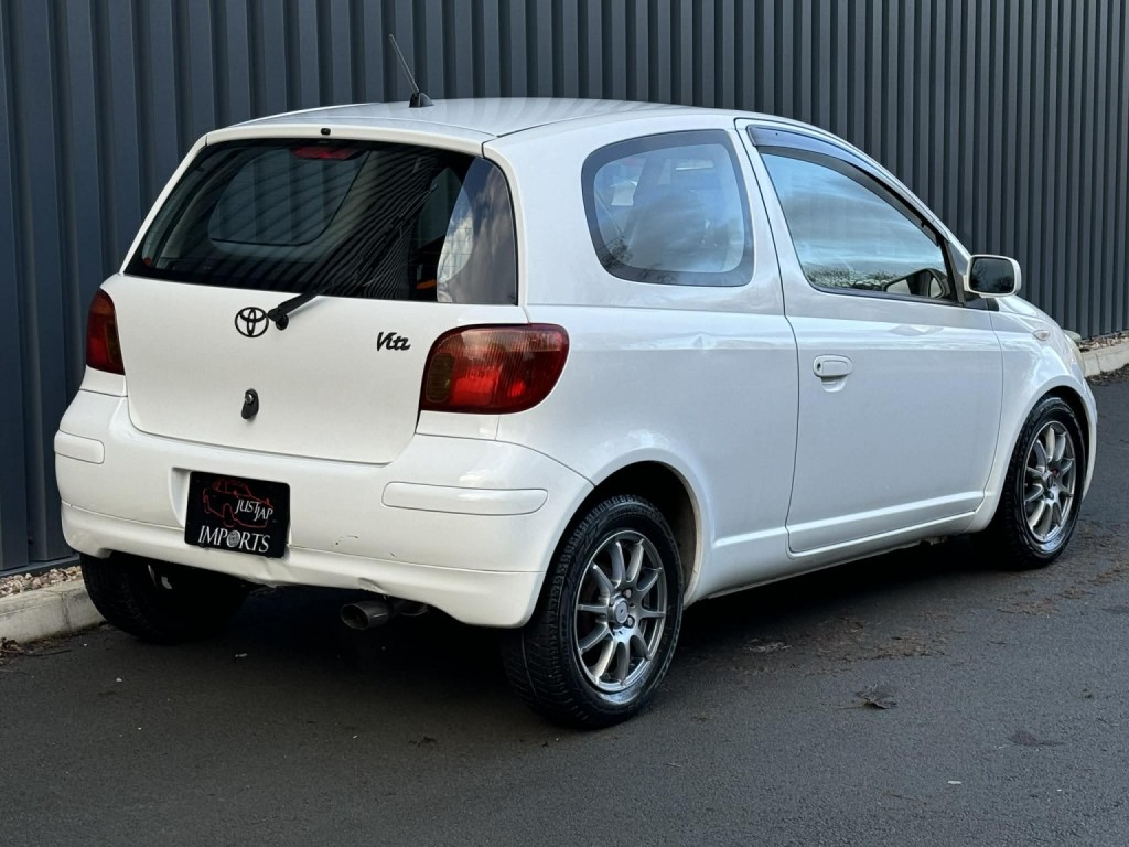 TOYOTA VITZ